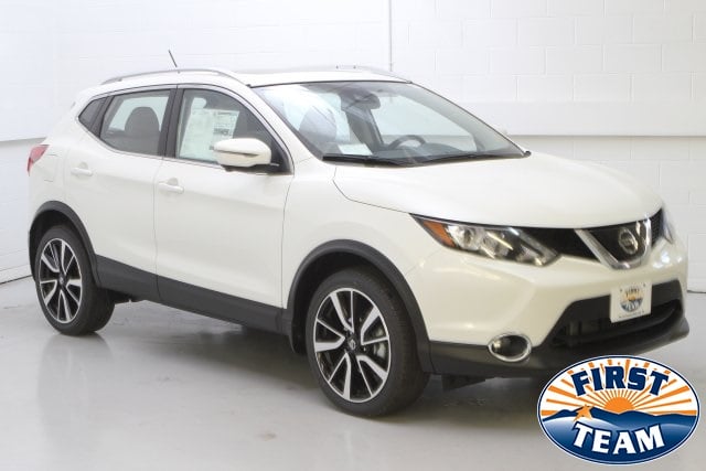 white 2018 nissan rogue sport