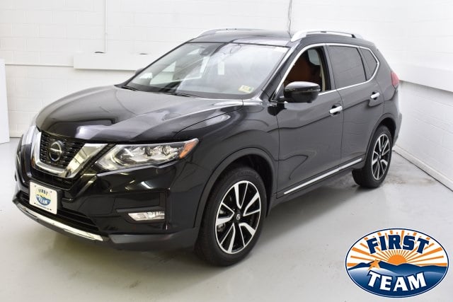 black nissan rogue 2019