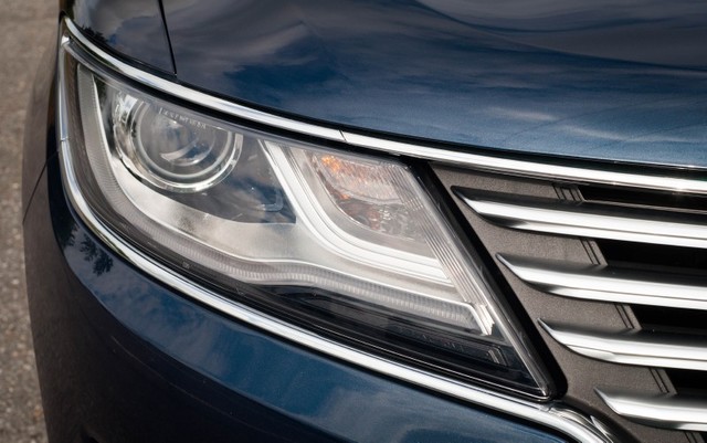 2015 Midnight Sapphire Metallic LINCOLN MKC