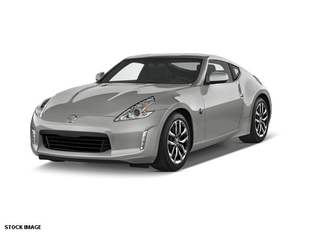 silver nissan 370z