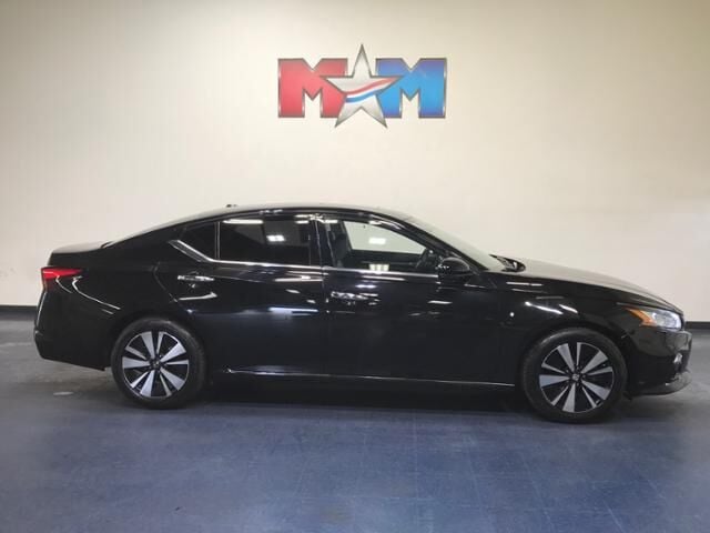 2019 nissan altima sv black