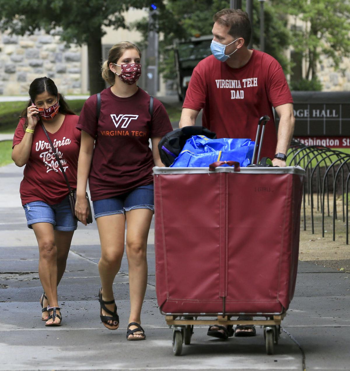 Virginia Tech Students Begin Move In As Covid 19 Remakes Campus Education Roanoke Com