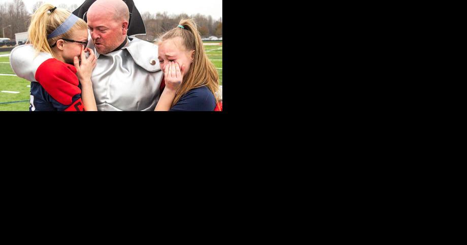 Watch now: Virginia soldier surprises daughters in special homecoming after 11 months overseas - Vimarsana News