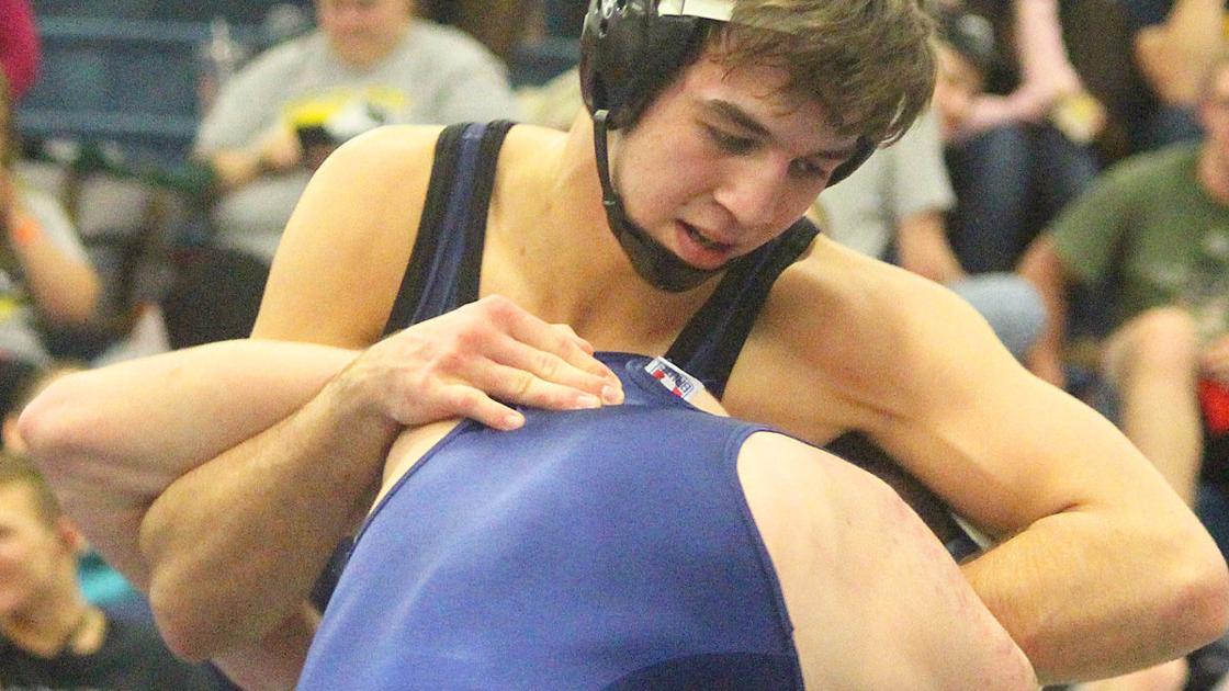 H S Wrestling Christiansburg Aware Of Serious Challenge As It Goes For Its 18th Straight Title High Schools Roanoke Com