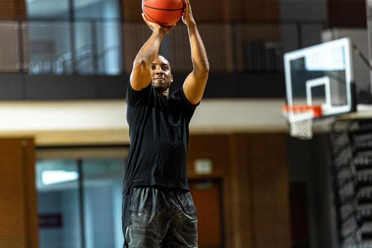 Former Uva Roanoke Catholic Star Reynolds Still Making A Living