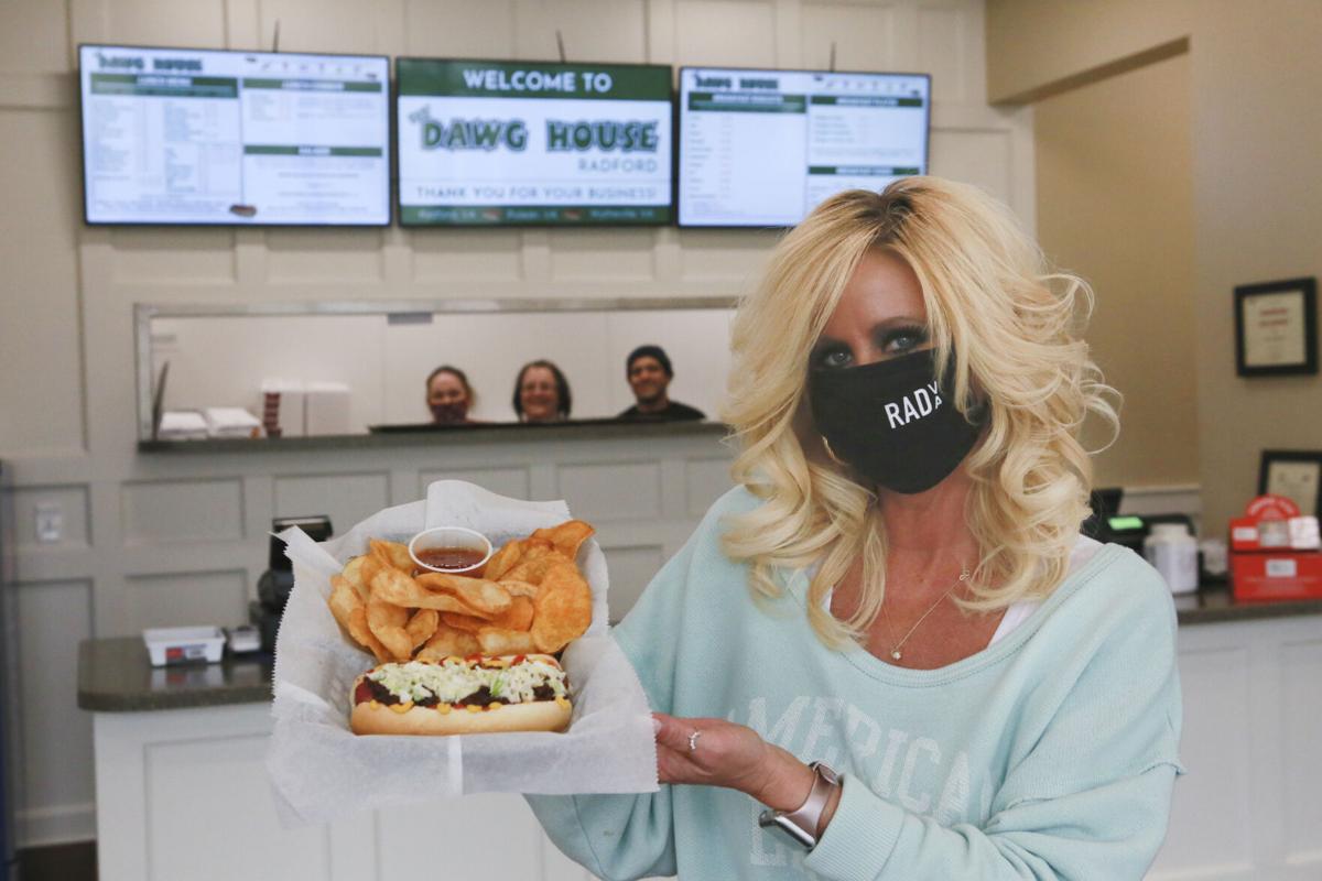 Restaurant Review Tha Dawg House 10 Years After Entertainment Roanokecom