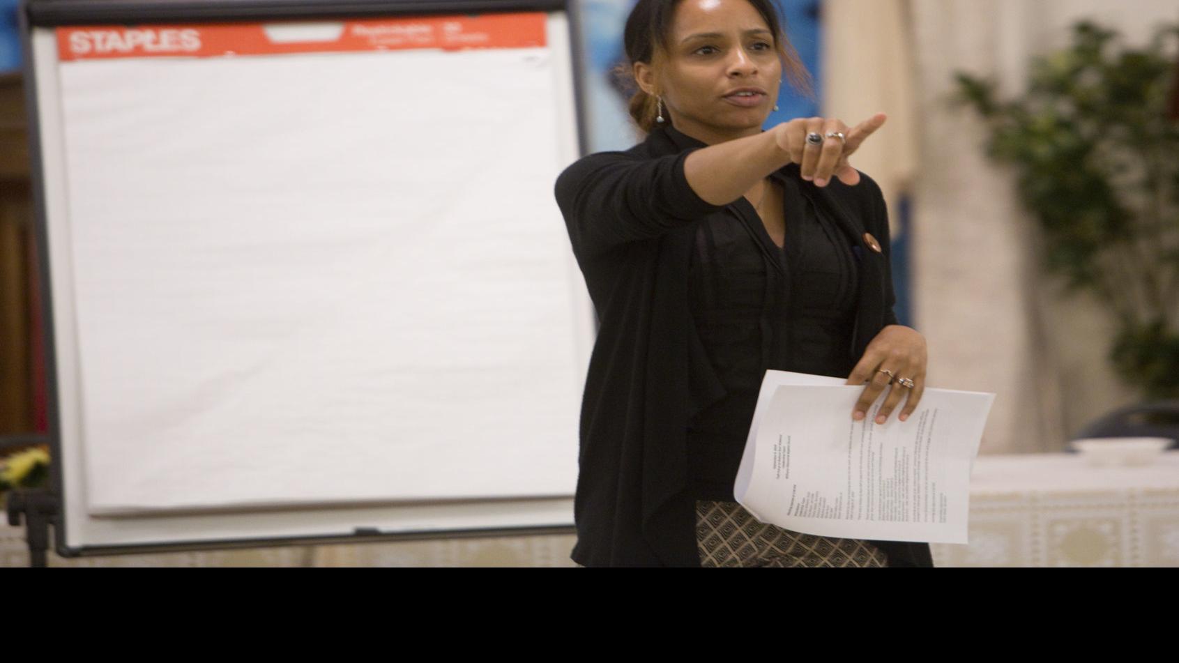 Roanoke Leaders Invoke Public Health Model To Contain Epidemic Of Gun Violence Local News Roanoke Com