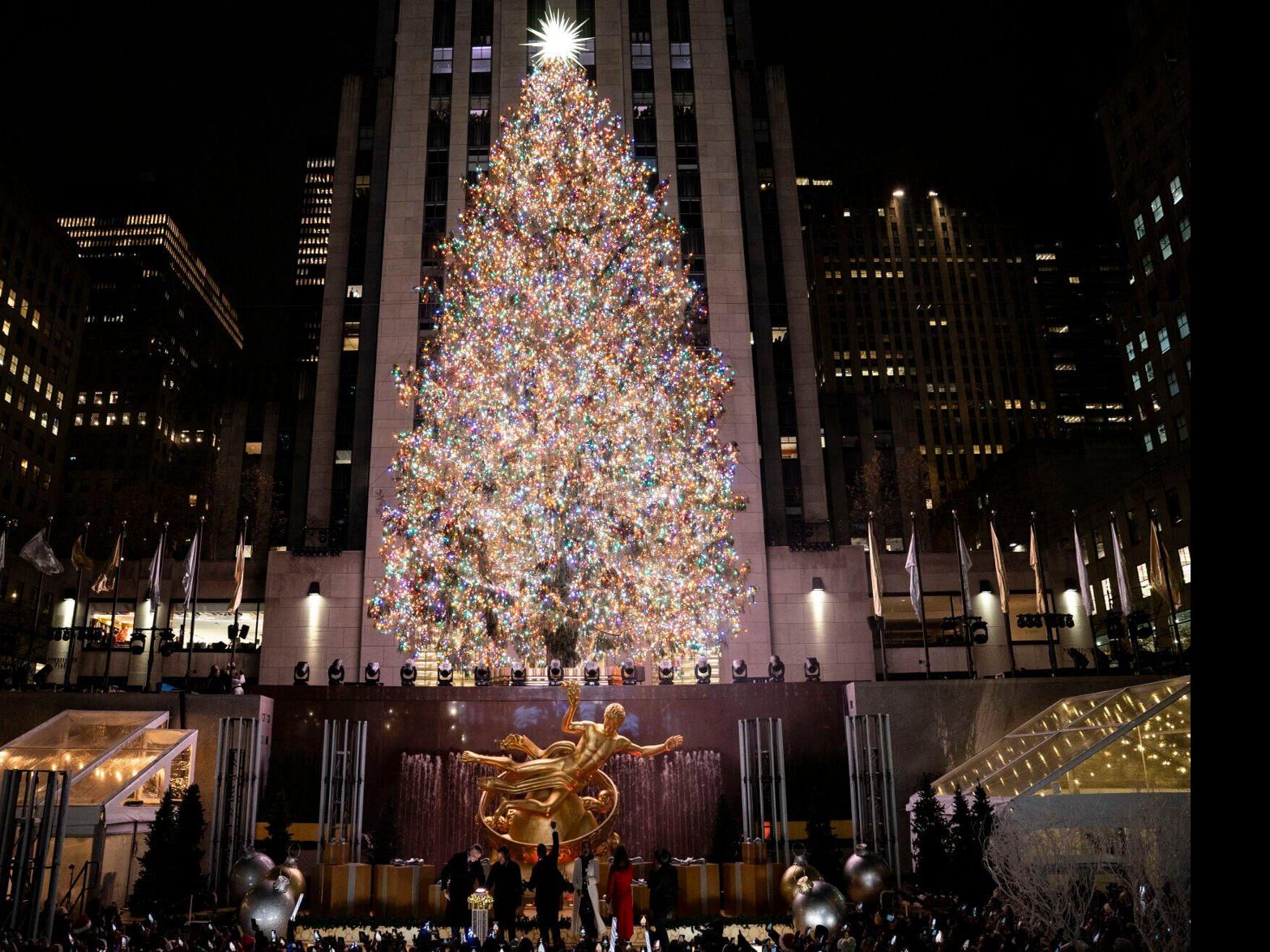 Photos Scenes From The 2021 Rockefeller Center Christmas Tree Lighting Entertainment Roanoke Com