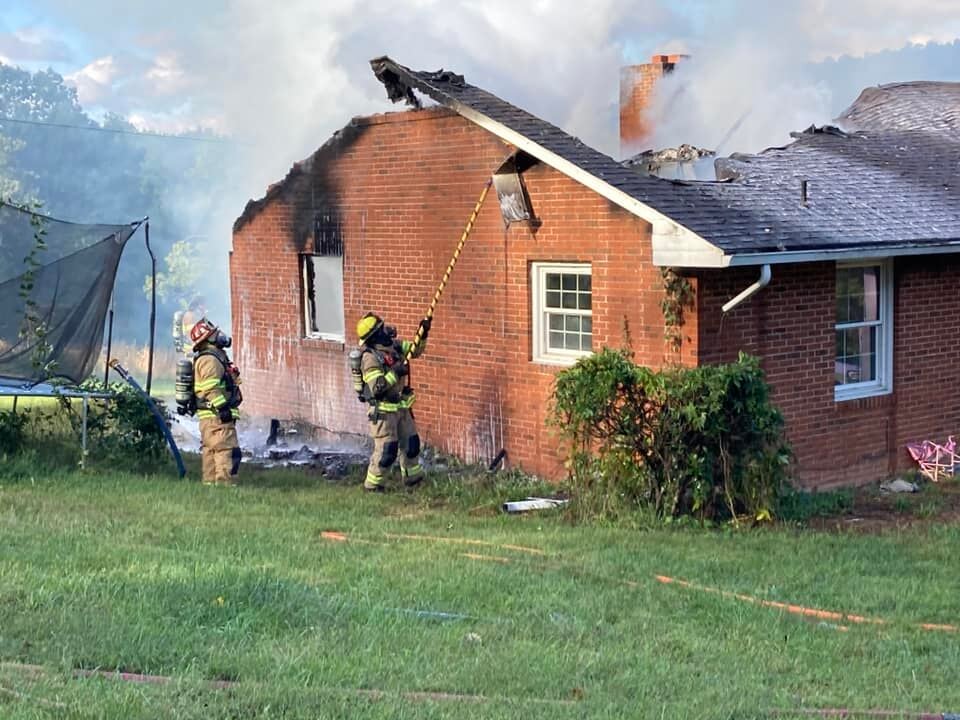 Monday morning fire ravages south Roanoke County residence