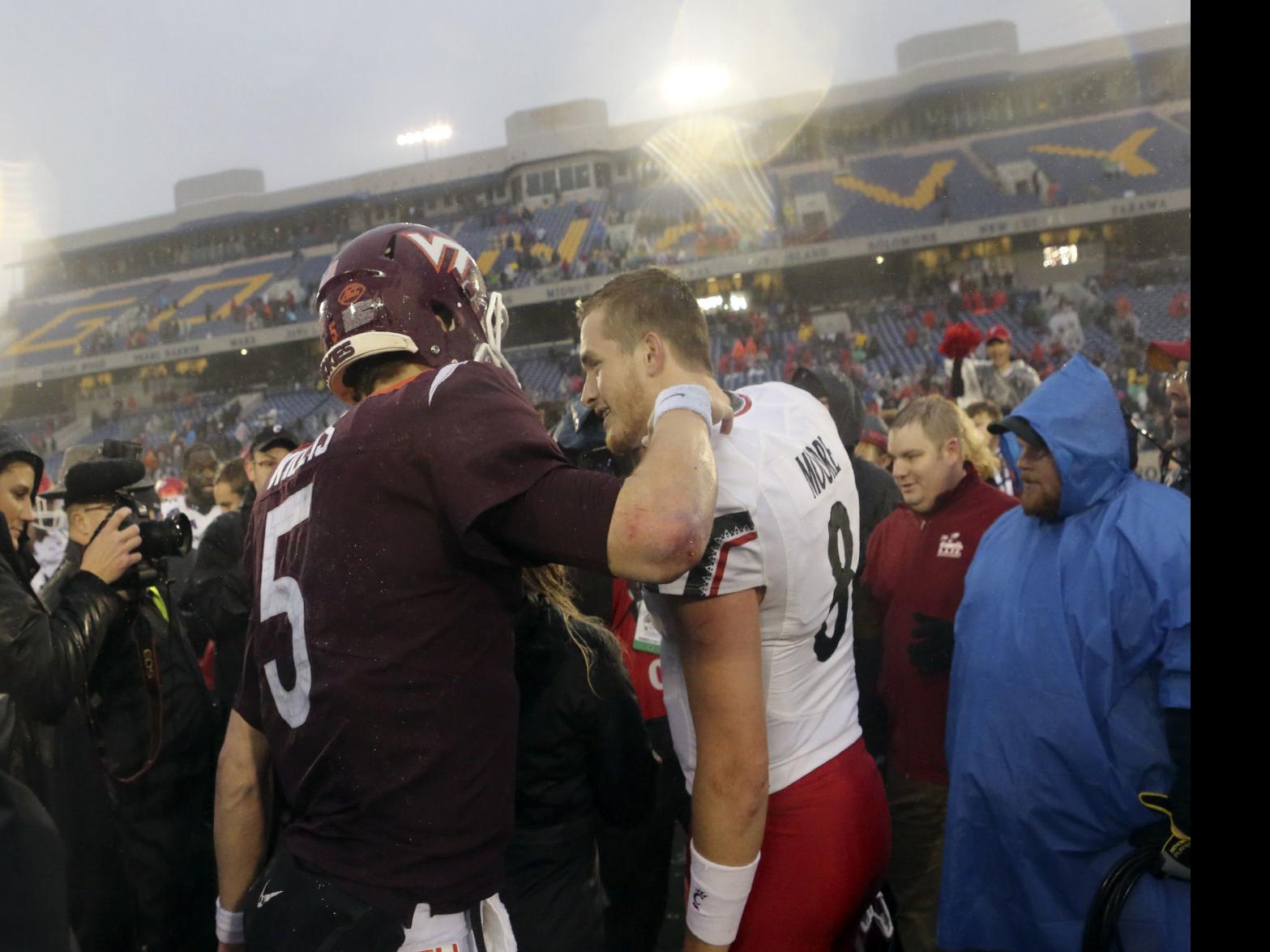 Virginia Tech Knocks Cincinnati Starting Qb Desmond Ridder Out Of The Military Bowl Virginia Tech Roanoke Com