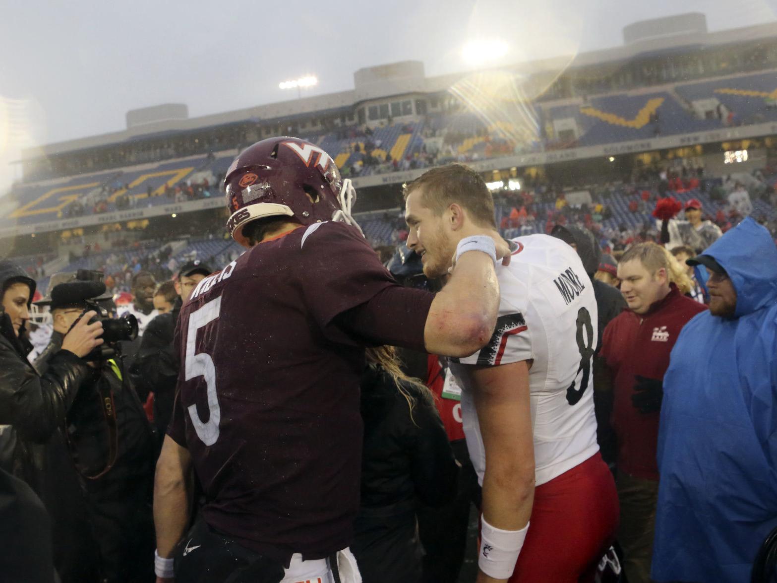Virginia Tech Knocks Cincinnati Starting Qb Desmond Ridder Out Of The Military Bowl Virginia Tech Roanoke Com
