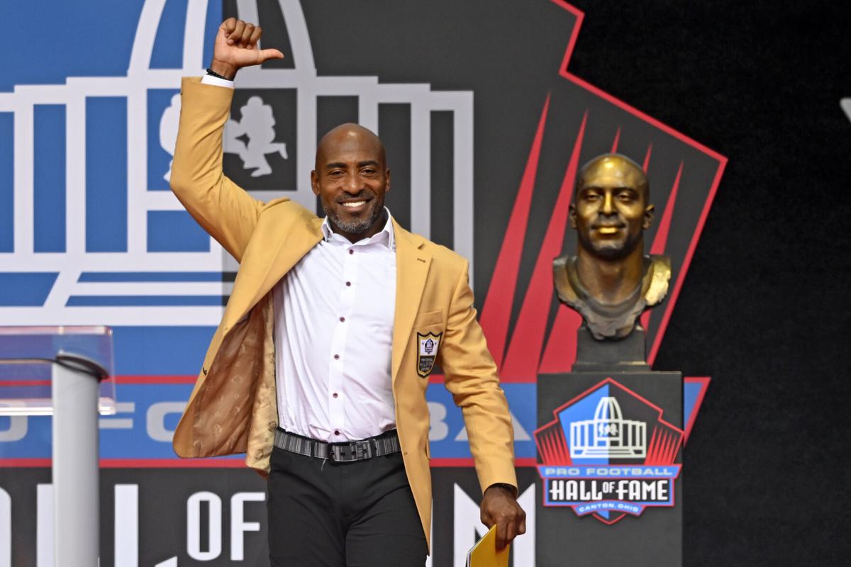 Joe Thomas, Ronde Barber Headline 2023 NFL Hall of Fame Inductees