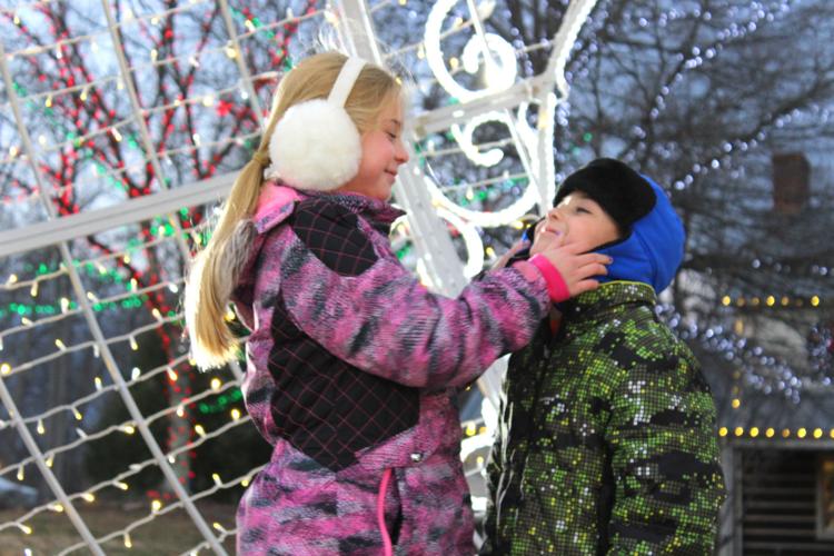 illuminightspreview 112819 ex p02