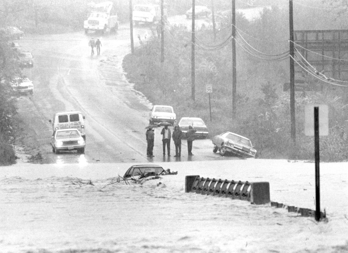 Roanoke's benchmark The flood of 1985 Historical photos