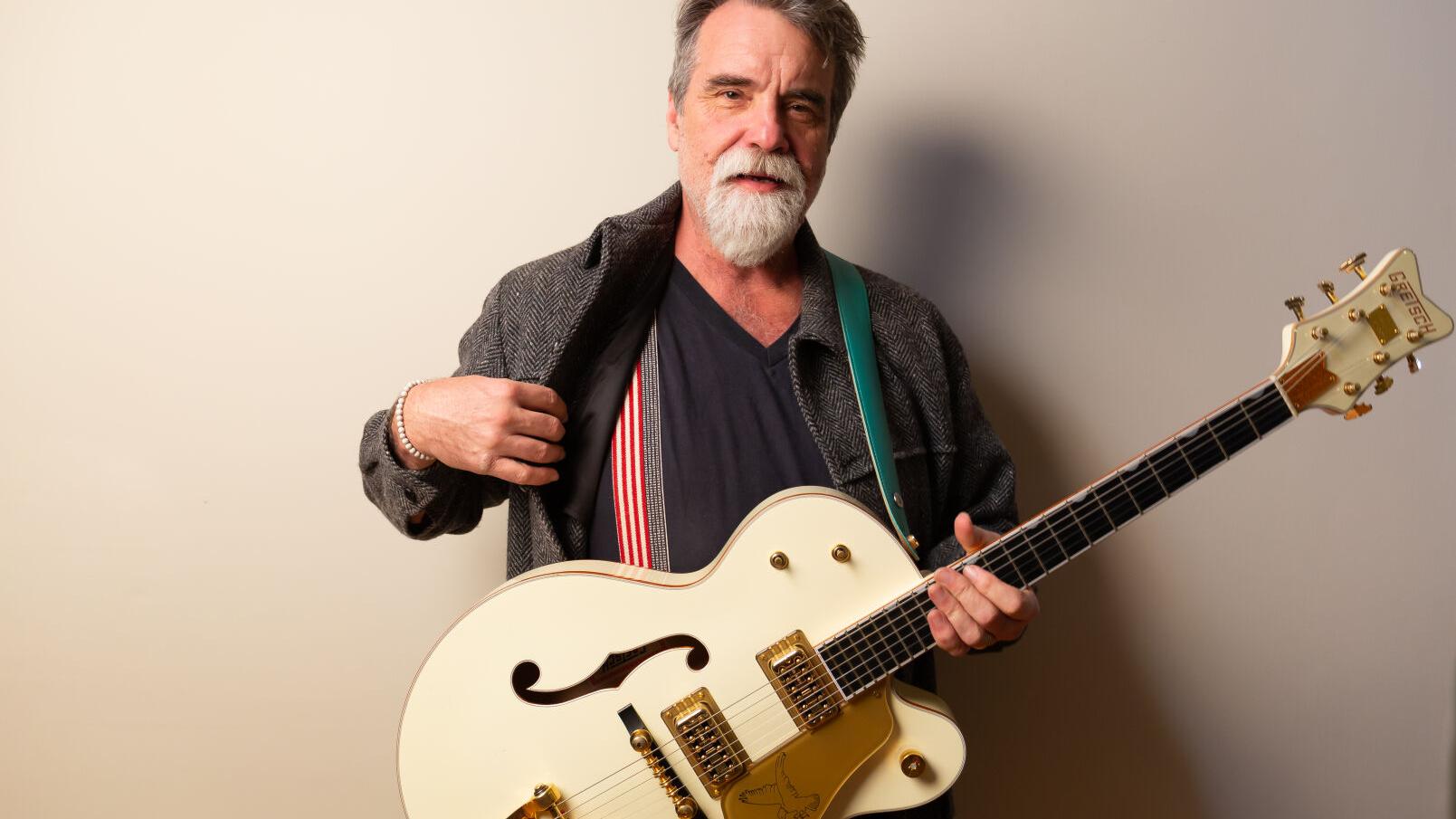 Singer/songwriter Darrell Scott plays shows in Floyd, Lexington this week - Vimarsana News