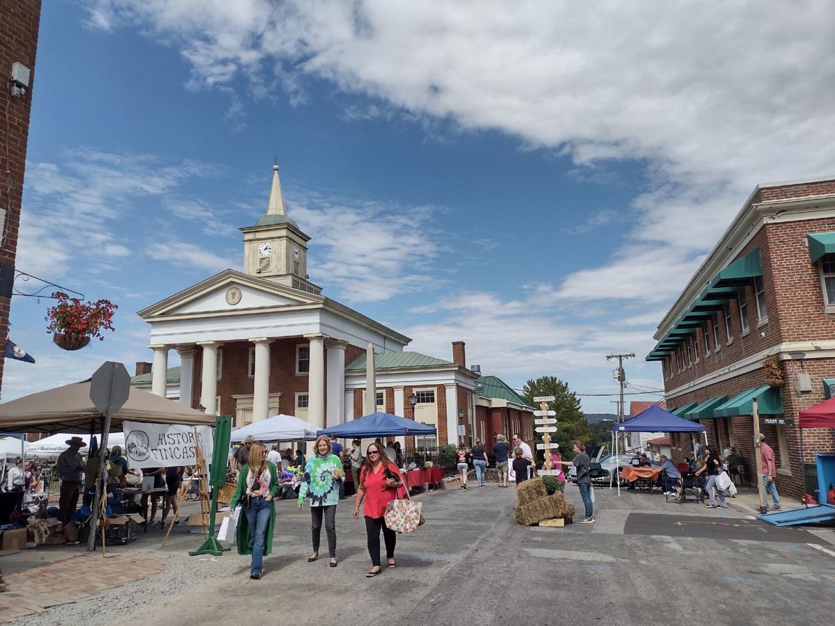 Fincastle, at 250, draws a good festival crowd