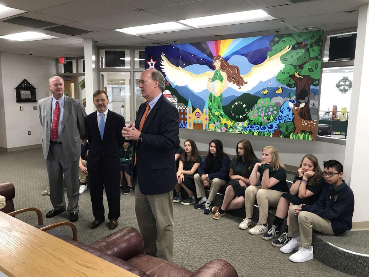 Roanoke Catholic School unveils students mural for Roanoke courthouse