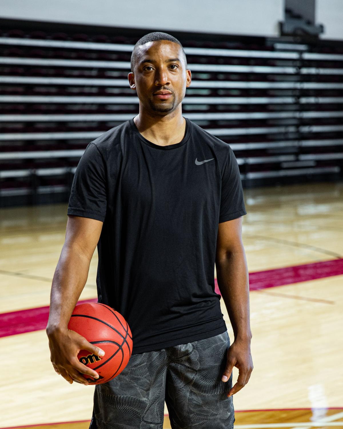 Former Uva Roanoke Catholic Star Reynolds Still Making A Living