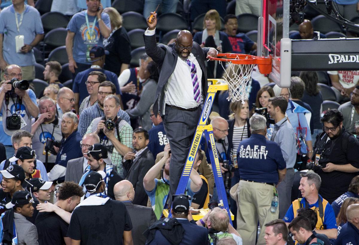 Unc Men S Basketball Assistant Robinson Among William Fleming Hof