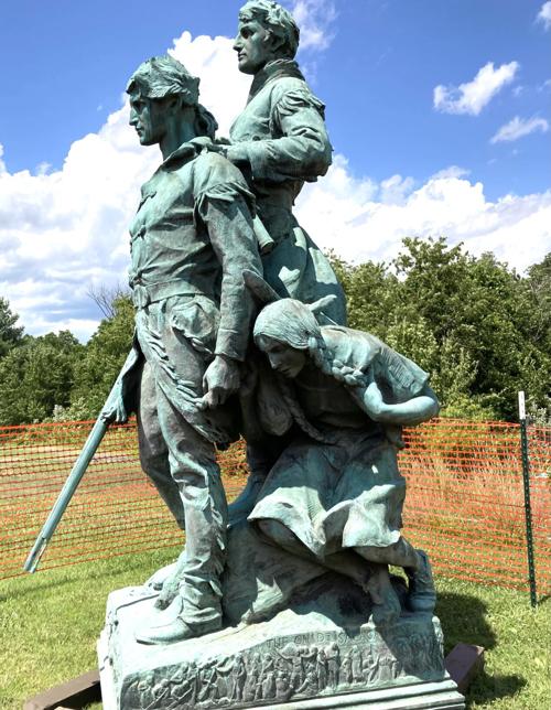 statue