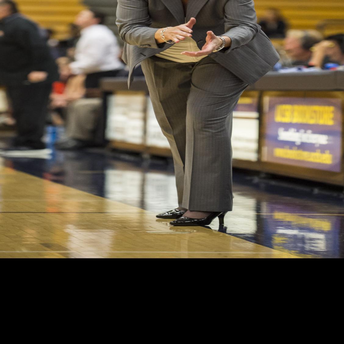 Former Virginia Tech Coach Bonnie Henrickson Enjoying Life At Uc