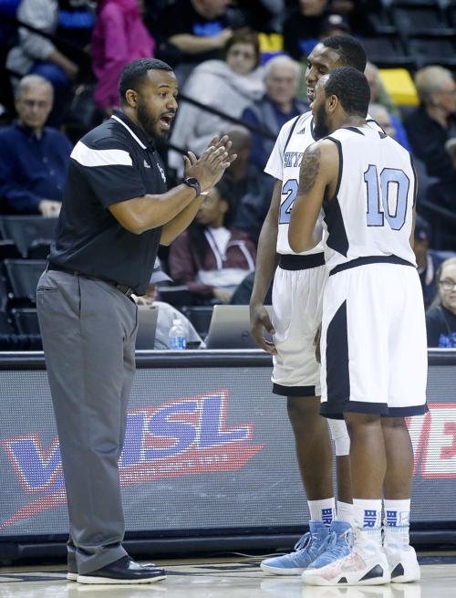 Former Ph Star Troy Manns Coaches L C Bird To School S First Boys