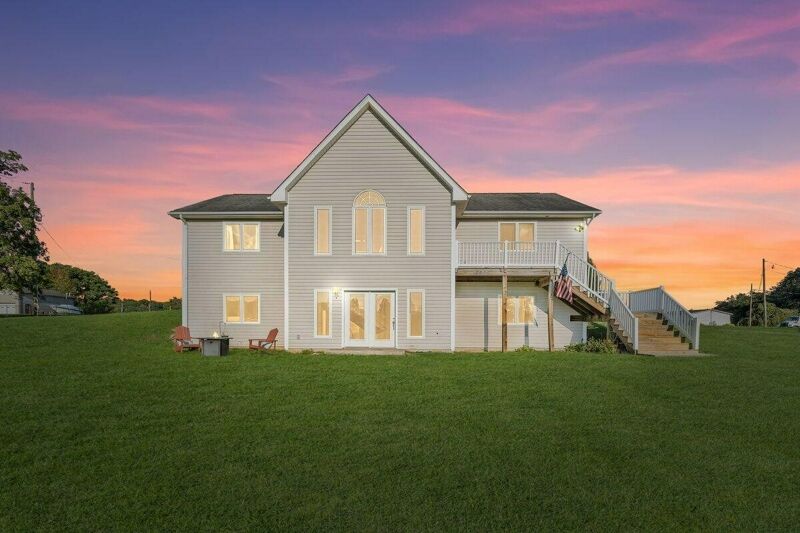 3 Bedroom Home in Boones Mill 347,500