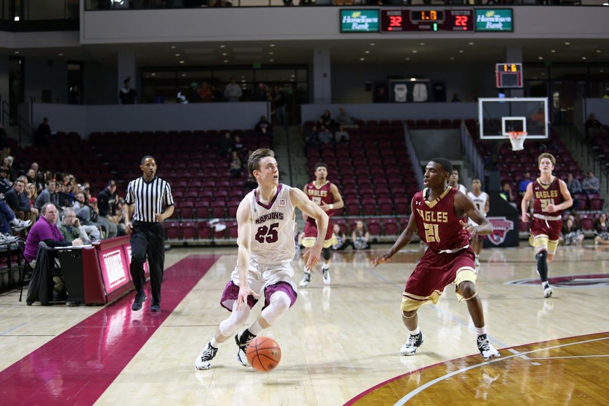 Roanoke Wins 5th Straight In Men S Basketball Topping Bridgewater