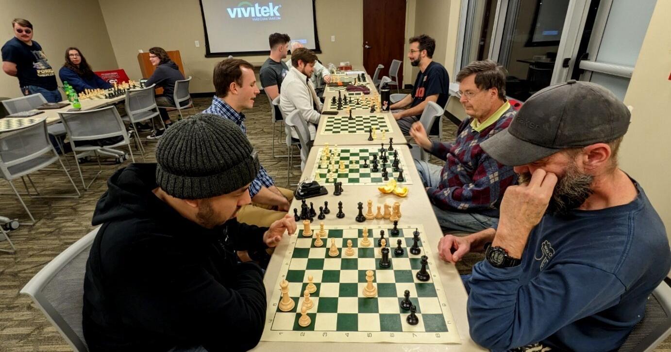 Chess master plays simultaneous exhibition against locals - Vimarsana News