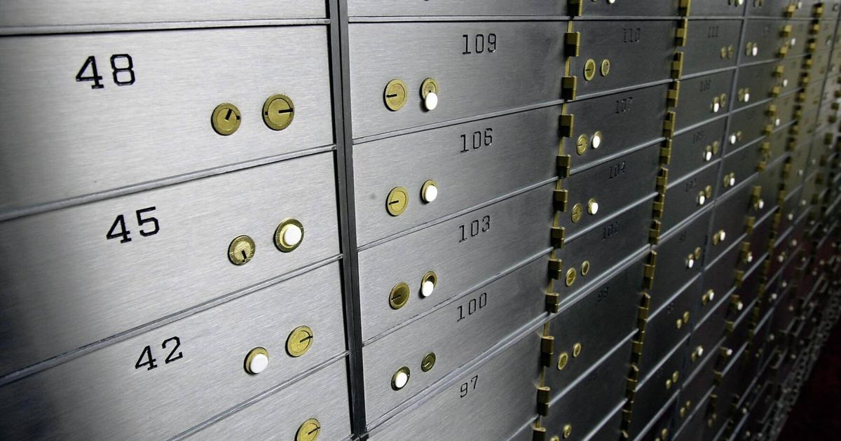 Bank probes missing contents of safety-deposit box