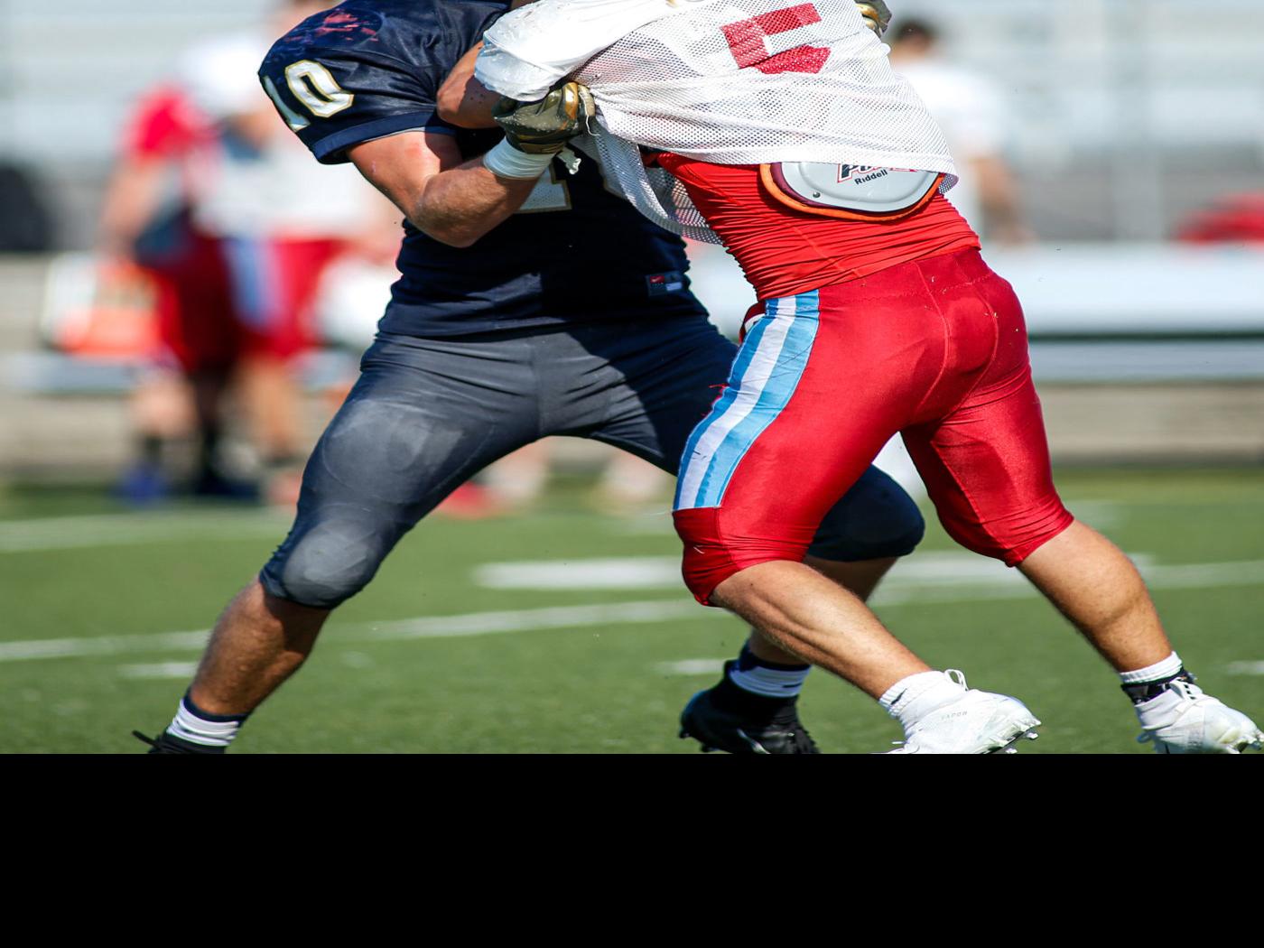 H S Football Hidden Valley Tight End Kelly Mitchell Made Sizable