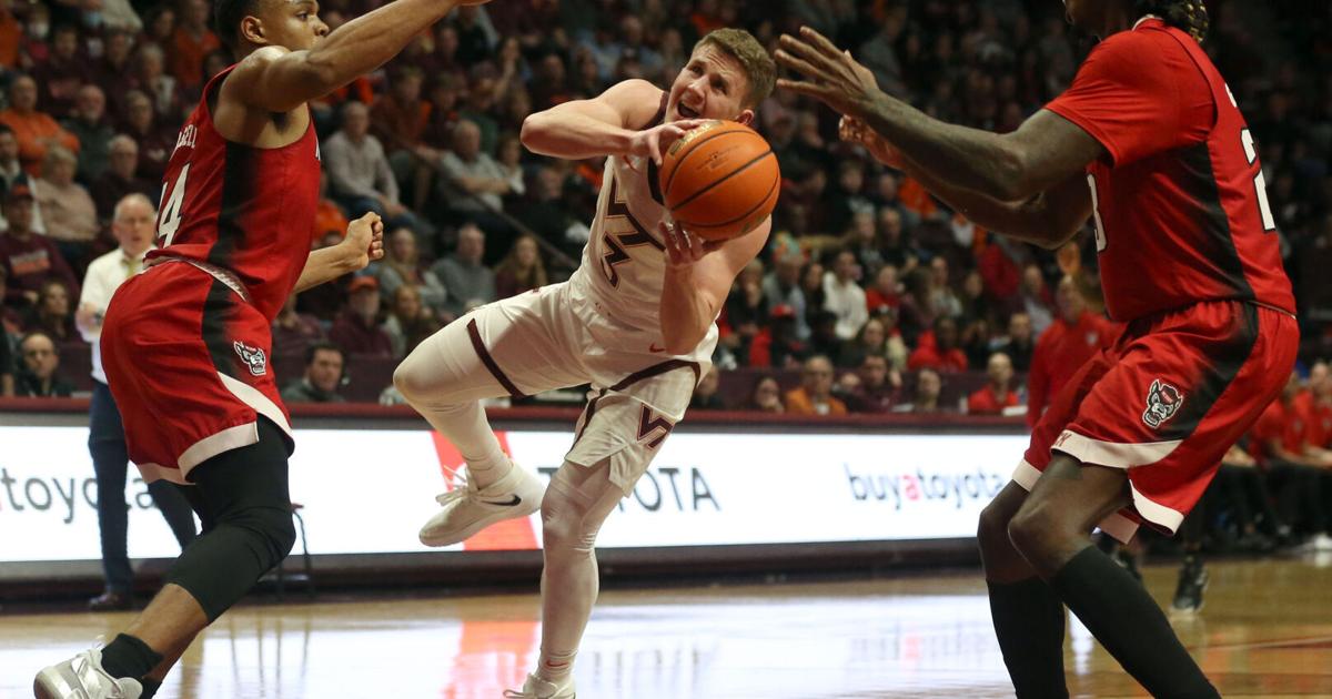 Young mengatakan masalah Virginia Tech “lebih dalam” daripada cedera Kator Young mengatakan masalah Virginia Tech “lebih dalam” daripada cedera Kator