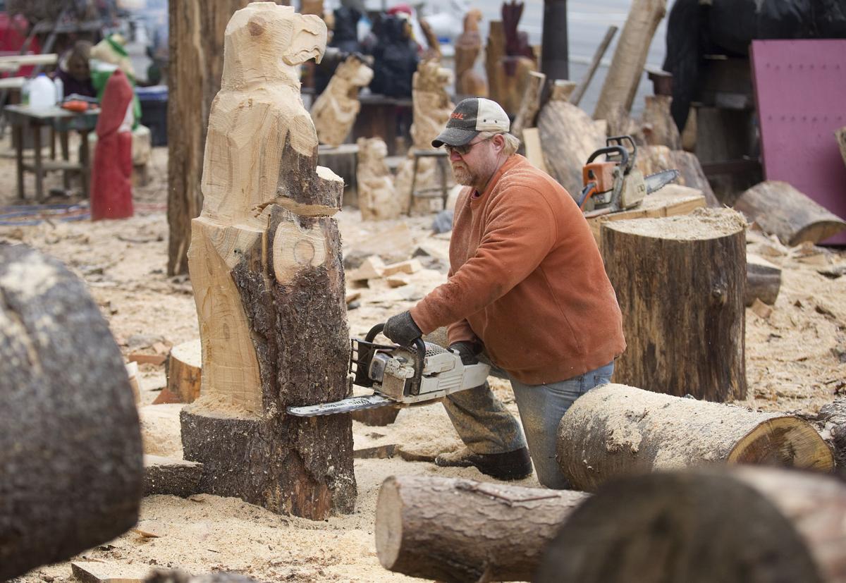 Chain saw artist carves out reputation