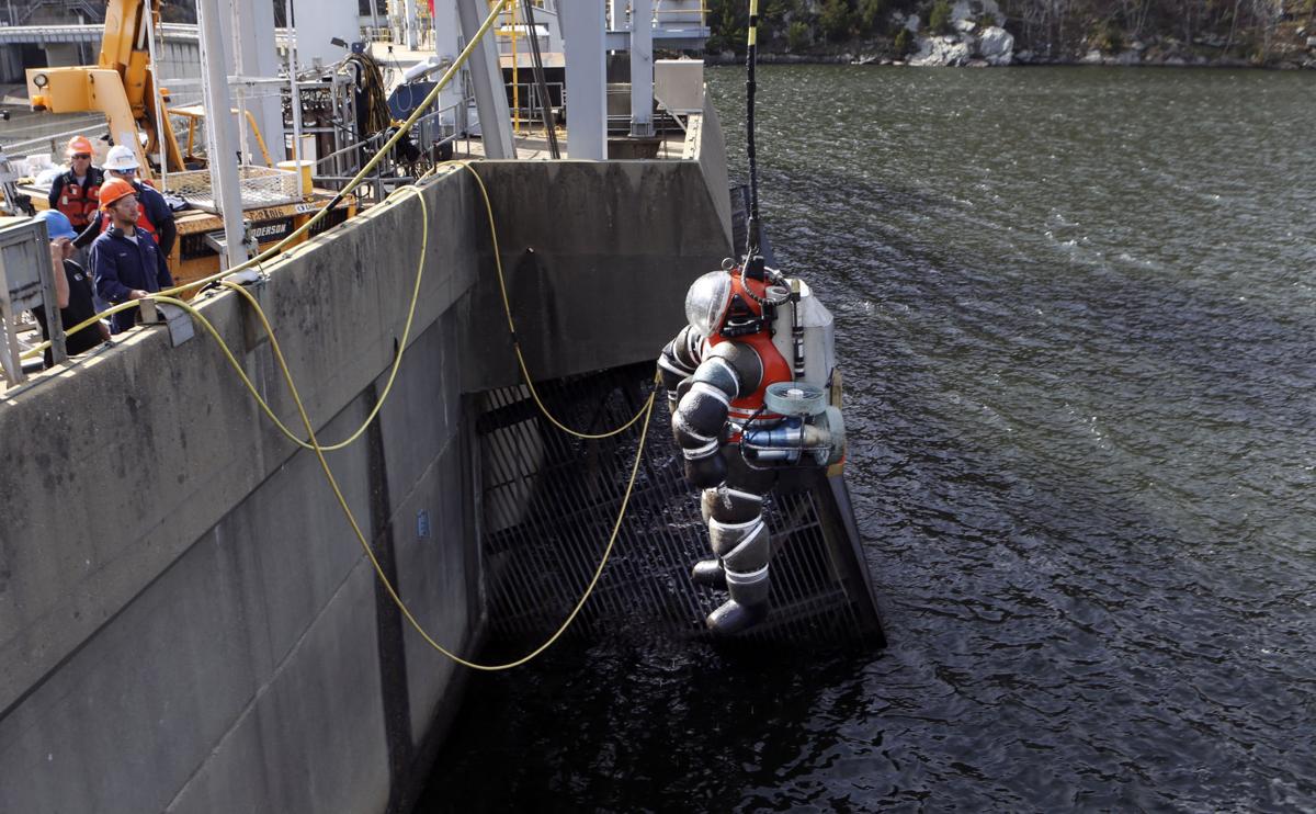 Deep water divers inspect Smith Mountain Dam | Gallery ...