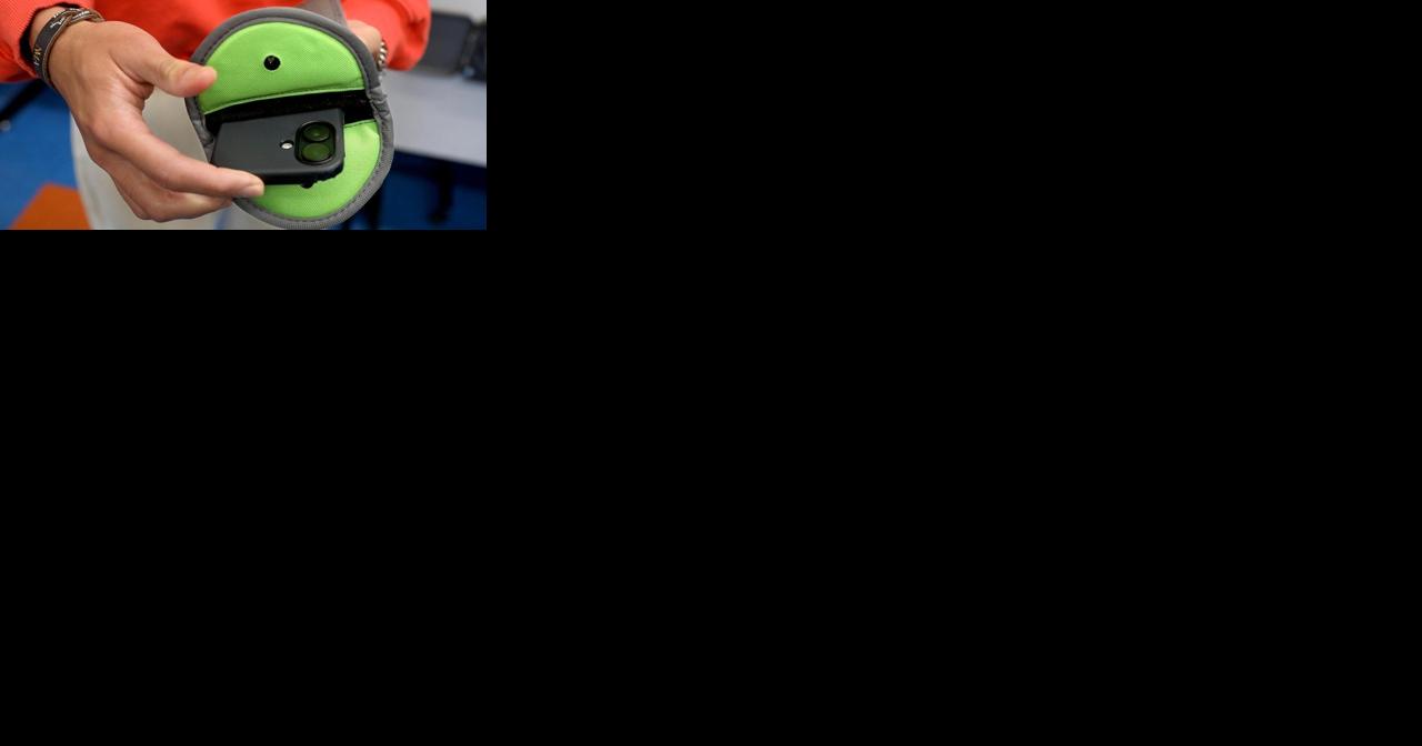 Teen tech trends and school cellphone bans