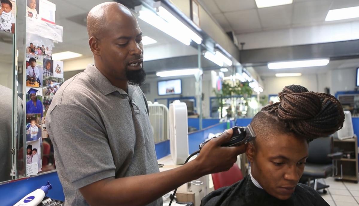 Mayor asks barbers, stylists, to play a role in helping northwest Roanoke