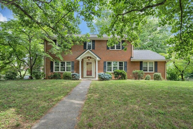 4 Bedroom Home in Roanoke 418,000