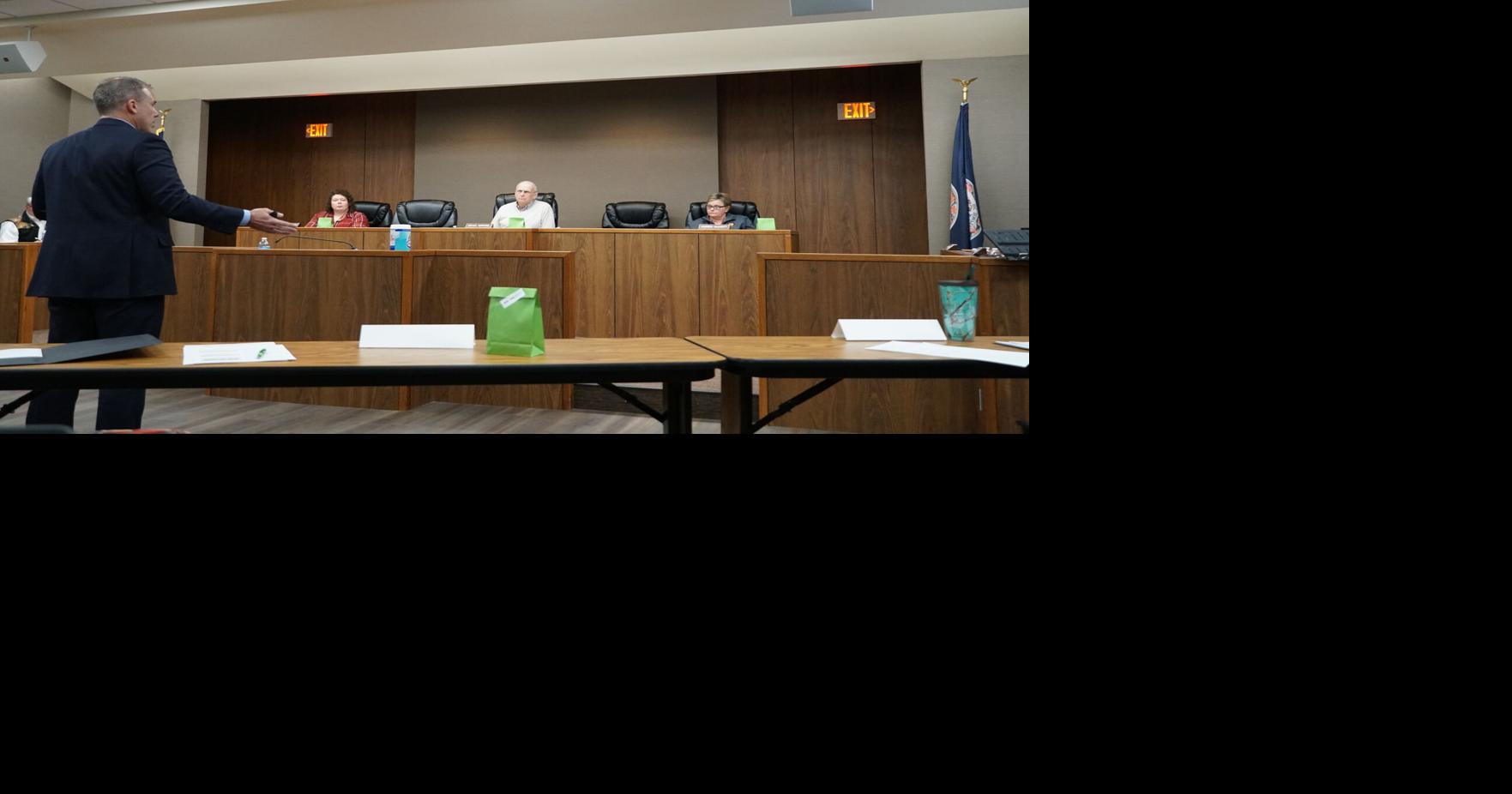 Vinton town hall to reopen to public