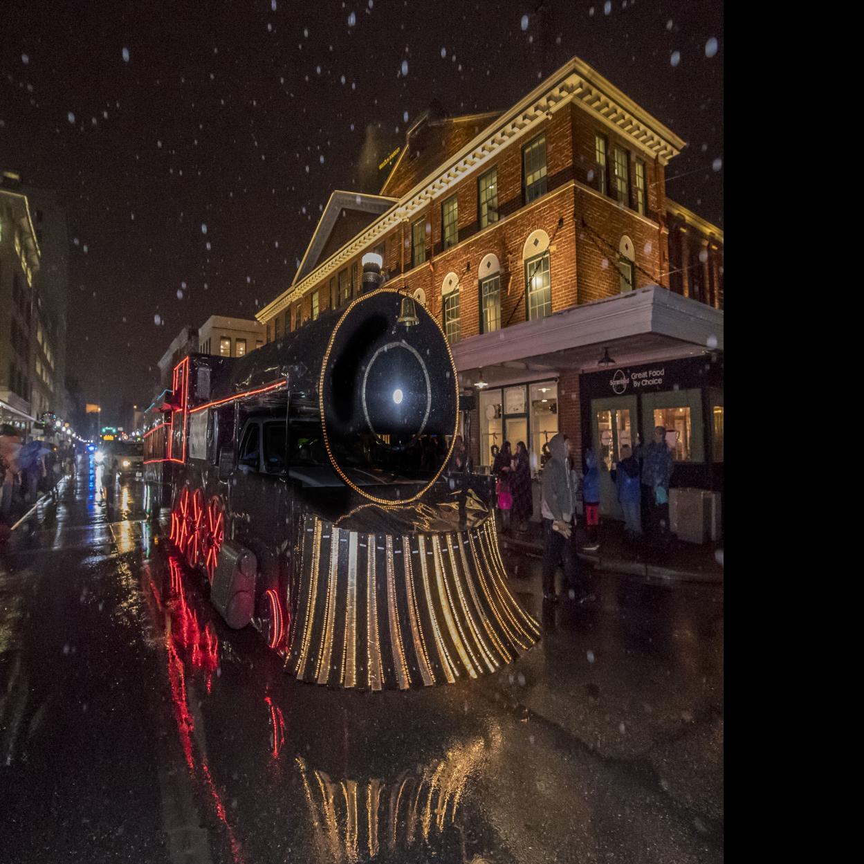 Roanoke City Christmas Parade 2022 Downtown Roanoke Christmas Parade Friday | Z-No-Digital | Roanoke.com