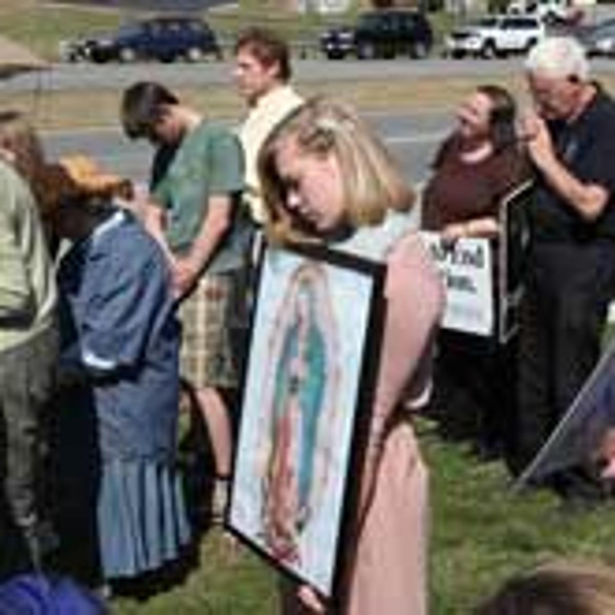 Prayer Vigil Stakes Out Planned Parenthood Archive Roanoke Com Prayer Vigil Stakes Out Planned Parenthood Archive Roanoke Com