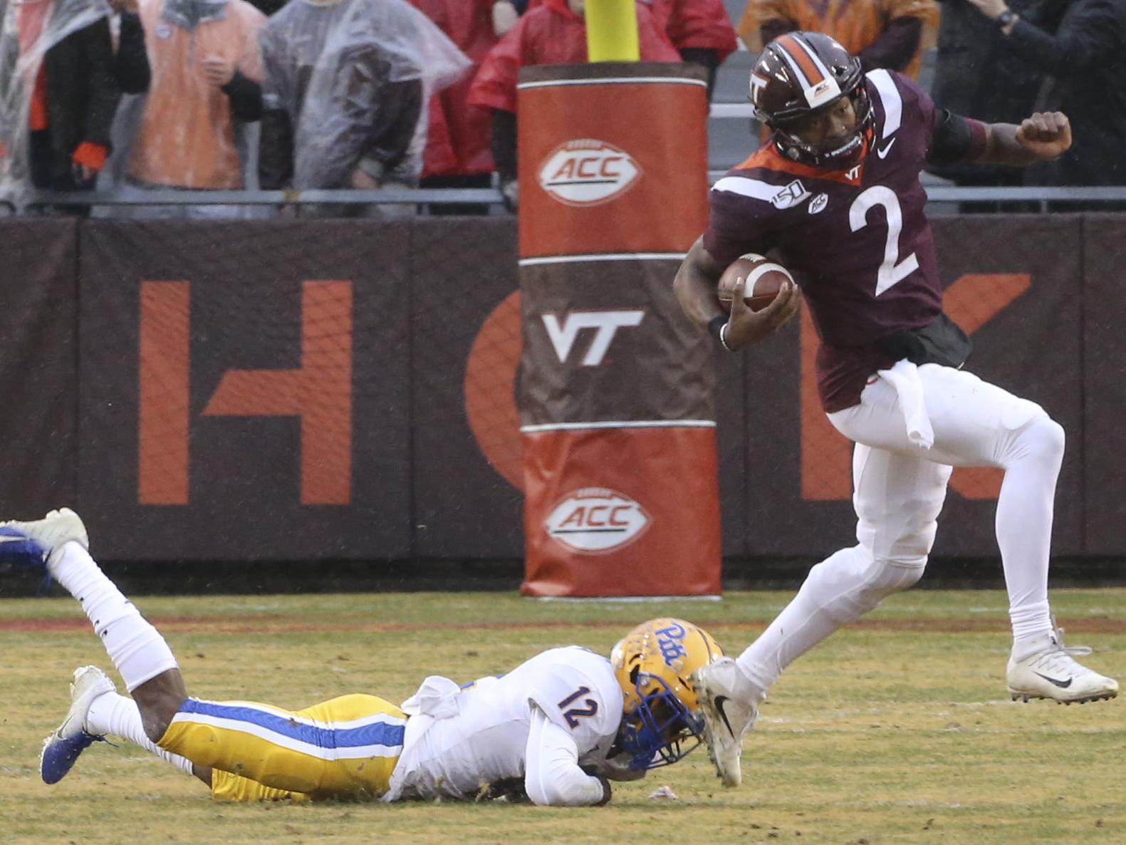 Mcfarling Hooker S Emergence Narrows Qb Gulf Between Uva