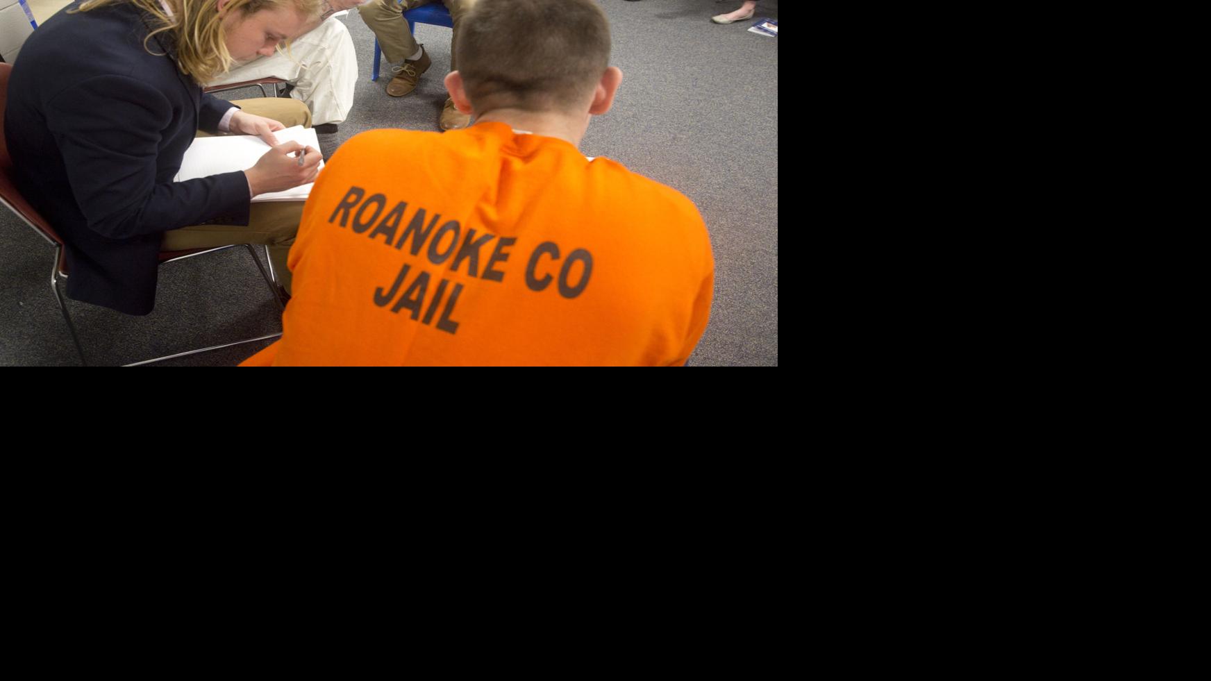 Photos Roanoke College students, county inmates tackle class side by