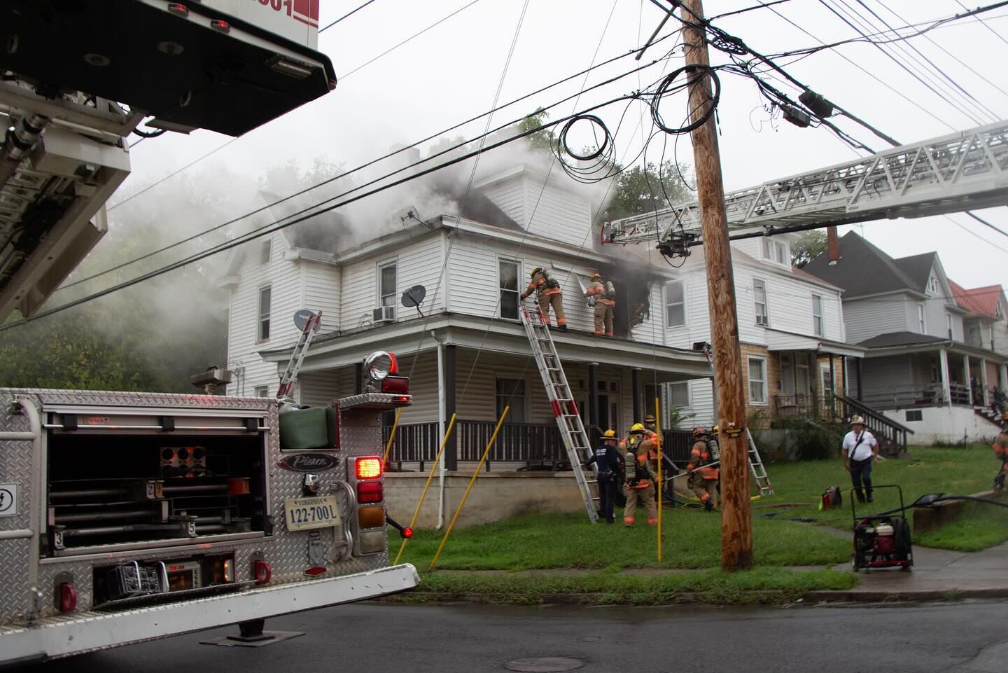 No injuries reported in southeast Roanoke house fire