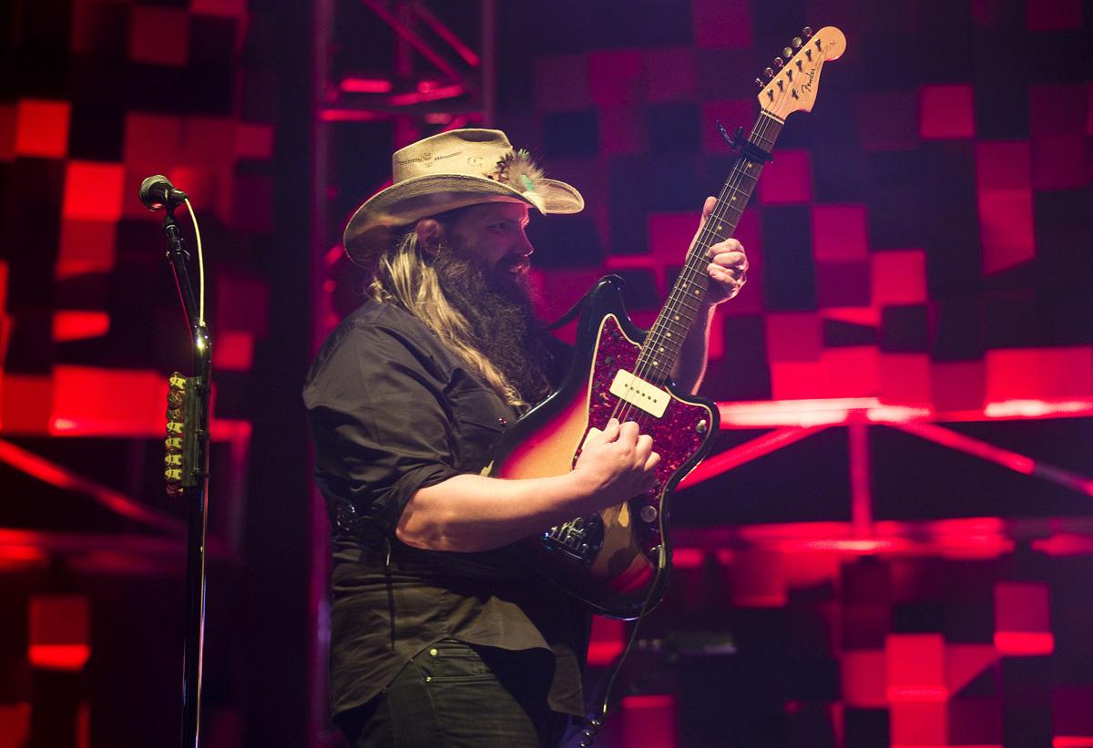 Concert Review Chris Stapleton Energizes A Sold Out Berglund Coliseum Music Roanoke Com