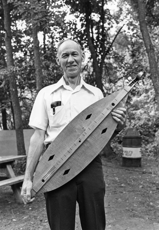 Arts & Extras Sound and sight of dulcimers fill history museum Arts