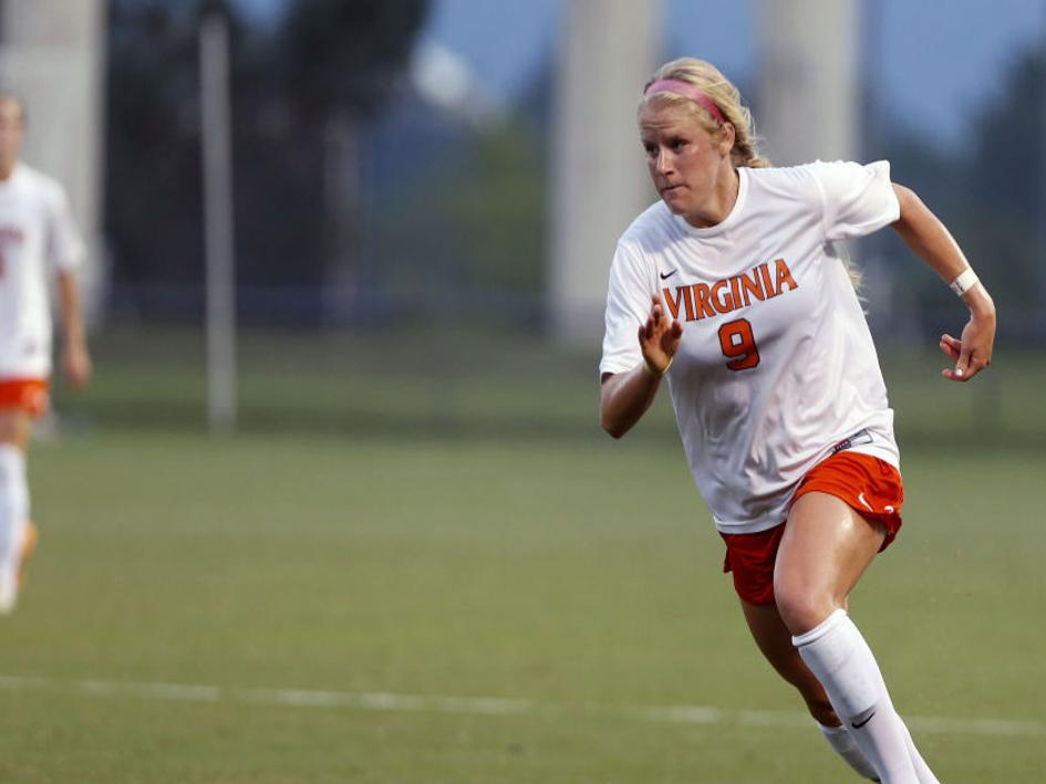 Uva Women S Soccer Team Building On A Core Of Veterans Uva Roanoke Com