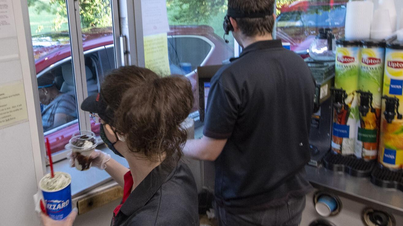 As businesses add staff, employers must compete for labor - Vimarsana News
