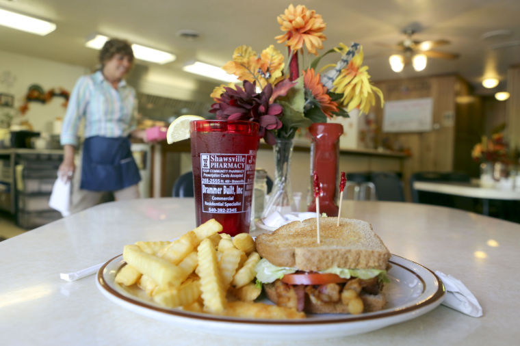 Review Hale's Restaurant serves diner fare with side of smiles