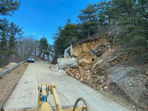 Blue Ridge Parkway Section Reopens North Of Roanoke After Rock Slide ...