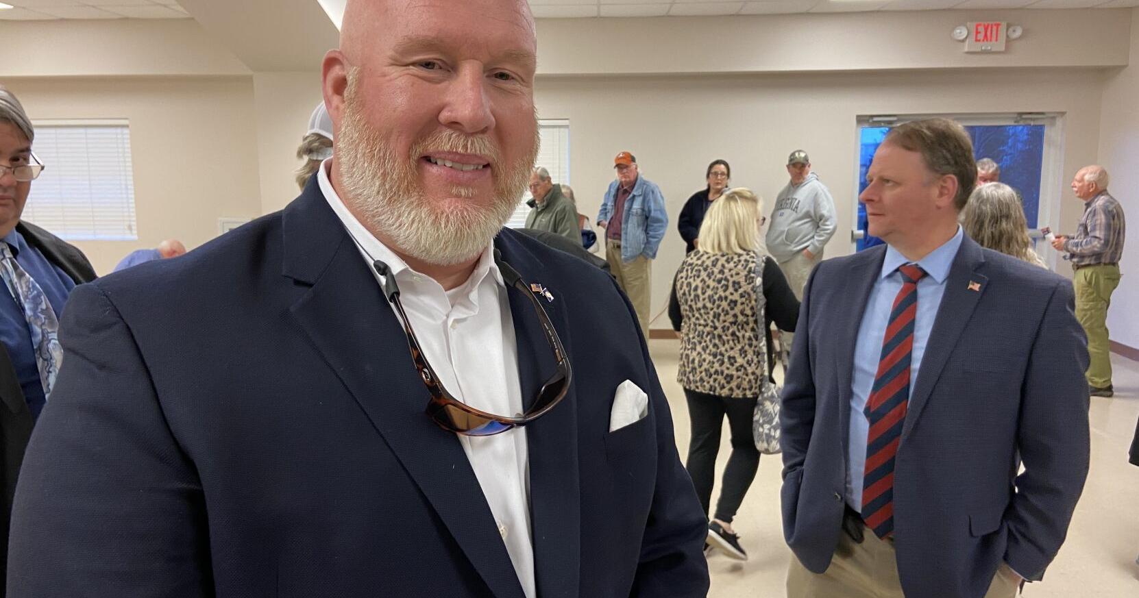 Phillips wins Republican primary - Vimarsana News
